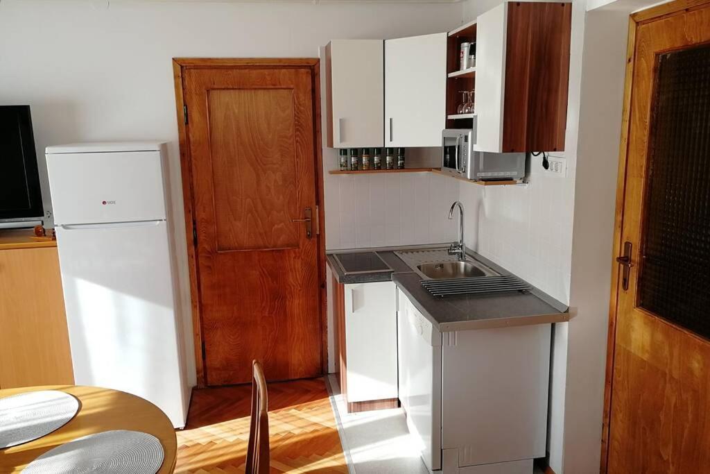 Zrm Center Apartment Idrija Exterior photo